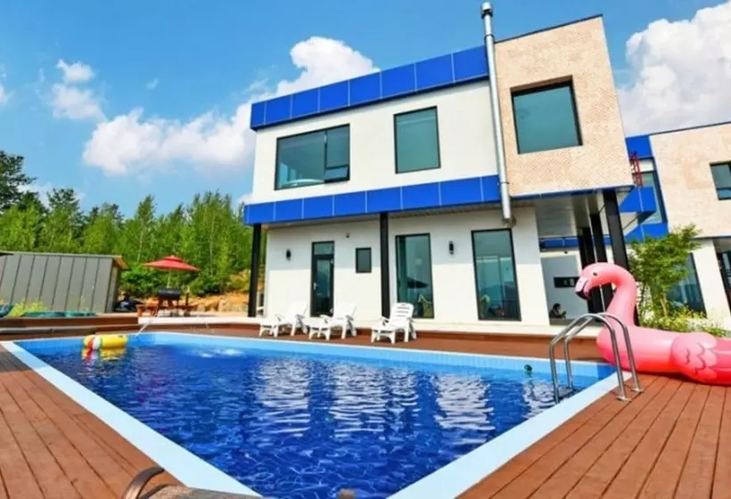 ペンション Gapyeong Bluel Pool Villa