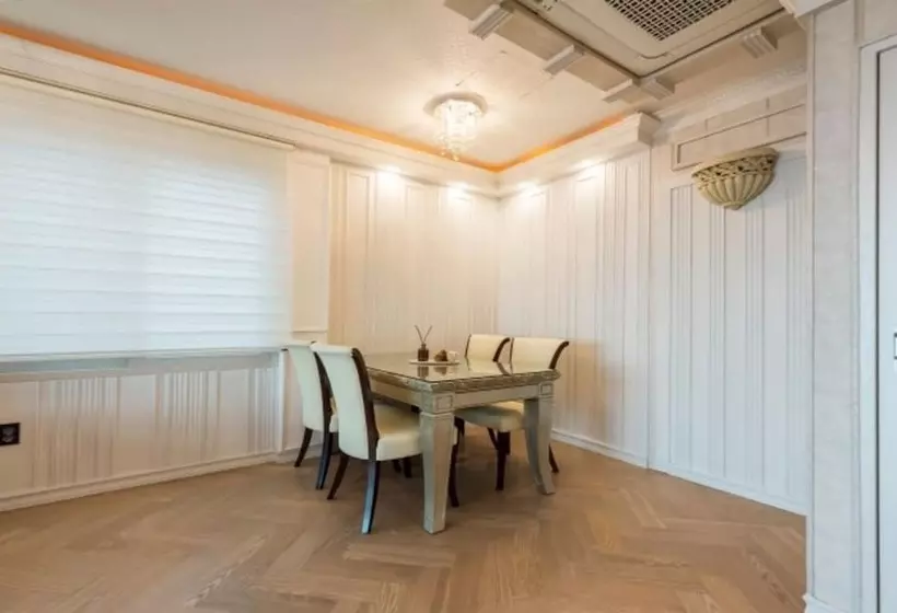 ペンション Gyeongju Blue 21 Pool Villa