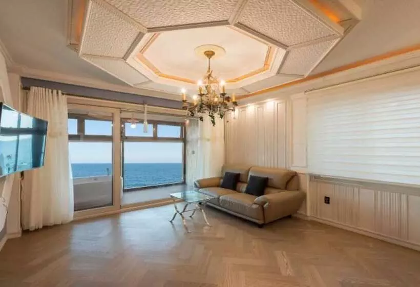 ペンション Gyeongju Blue 21 Pool Villa