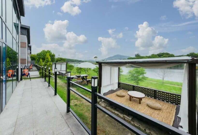 Pensão Sunchoen Orotada Kids Poolvilla