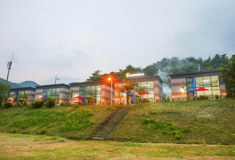 Pensão Sunchoen Orotada Kids Poolvilla