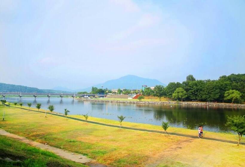 Pensão Sunchoen Orotada Kids Poolvilla