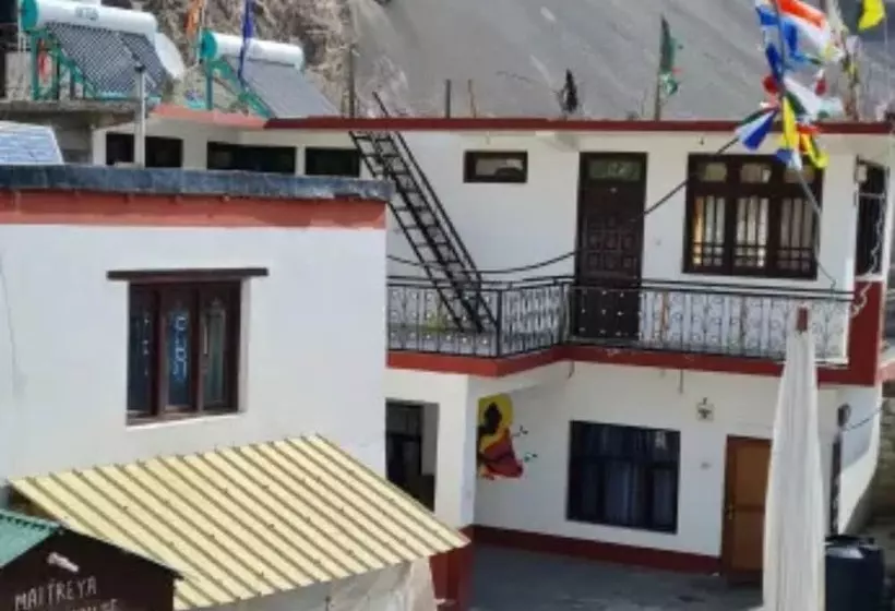Piggy Hostel Kaza