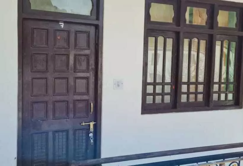 Piggy Hostel Kaza