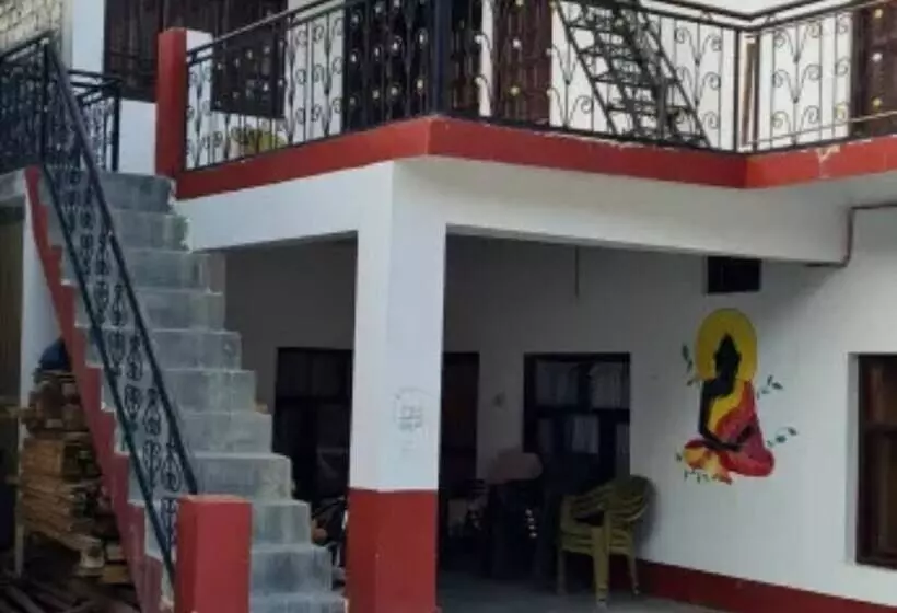 Piggy Hostel Kaza