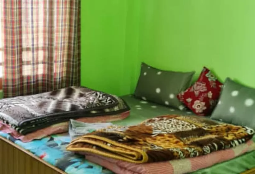 Piggy Hostel Kaza