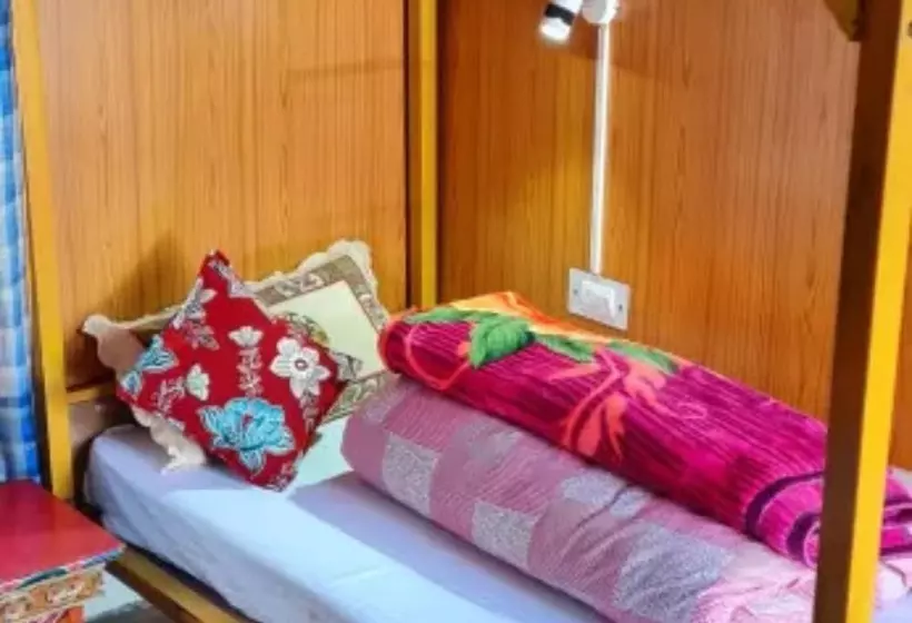 Piggy Hostel Kaza
