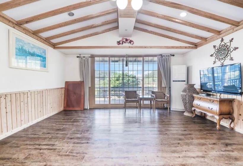 Taean Seip Clover Pension