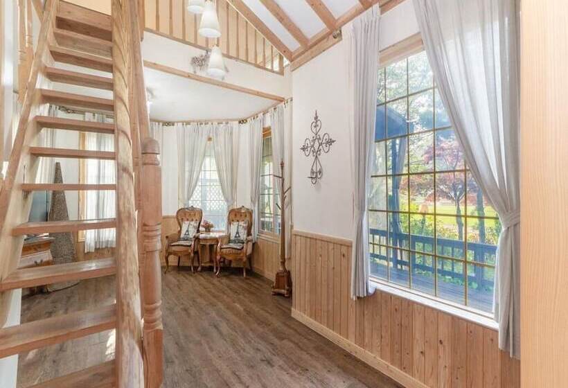 Taean Seip Clover Pension