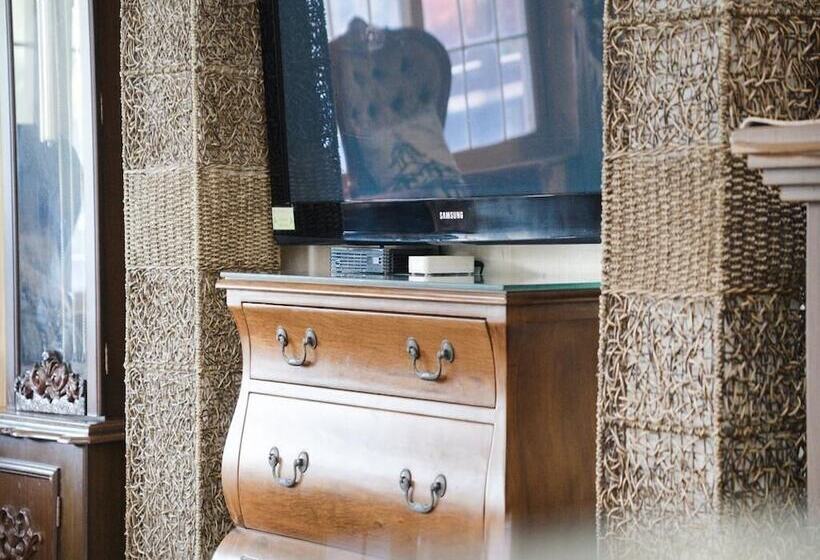 Taean Seip Clover Pension