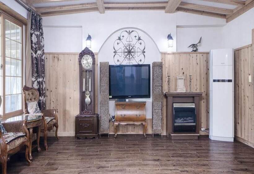 Taean Seip Clover Pension