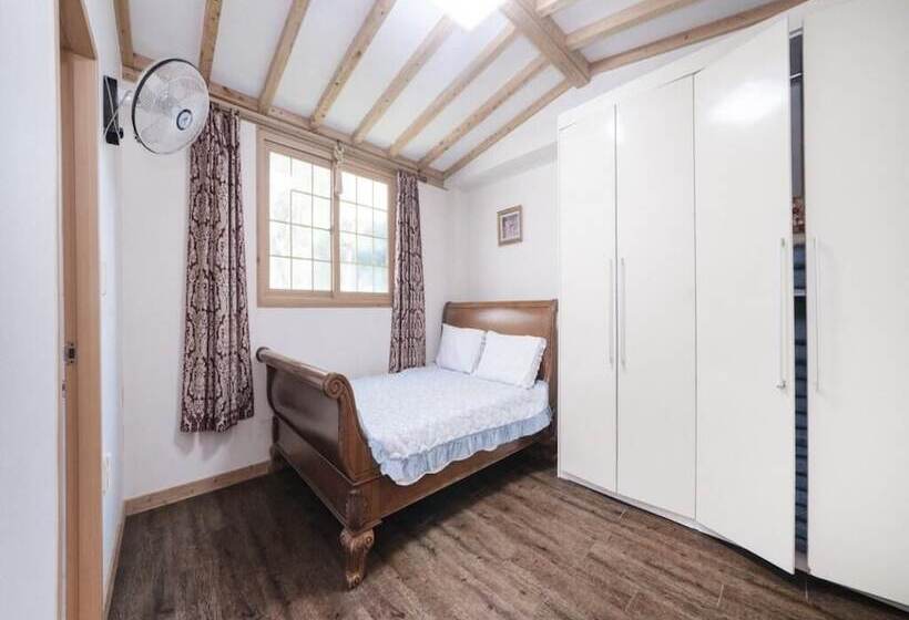 Taean Seip Clover Pension