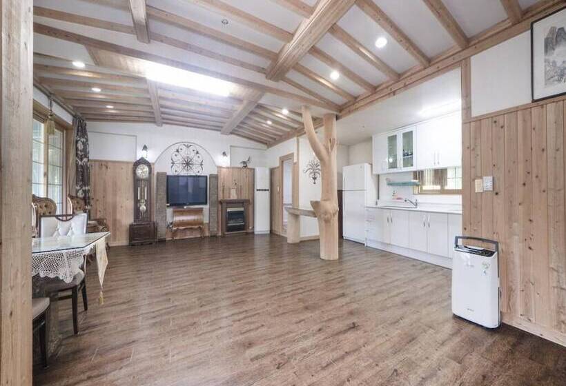 Taean Seip Clover Pension