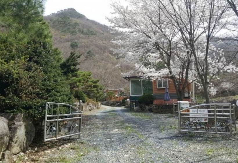 Wanju Haneurarae Cheotjip Pension