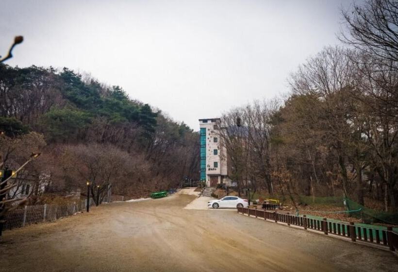 Yongin El Pension