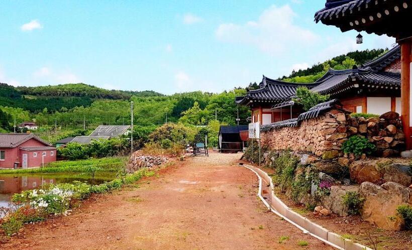 Пансион Boseong Sujinhanog Pensyeon