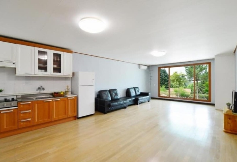 Chuncheon Aisan Tennis Pension