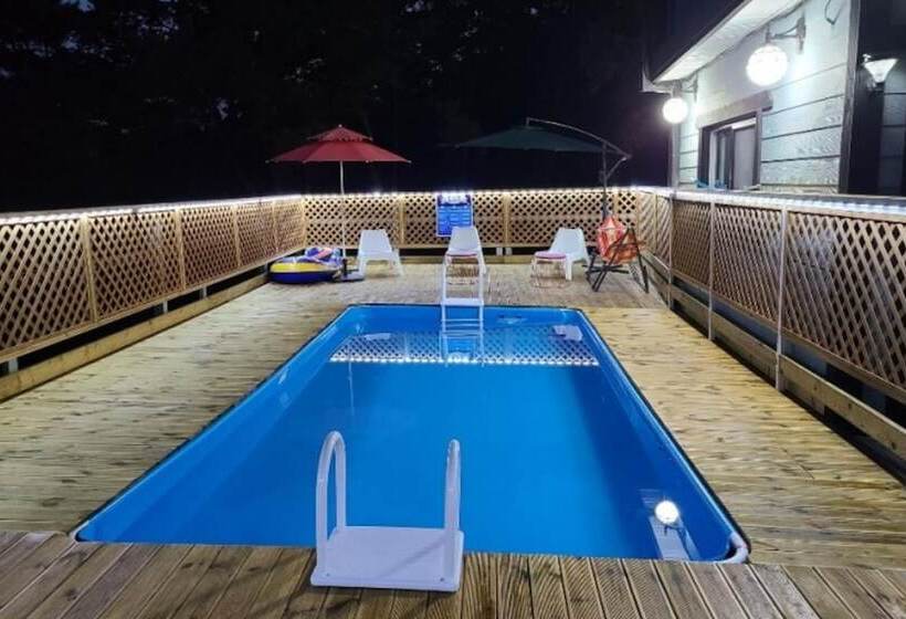 Four Seasons Pension Jecheon