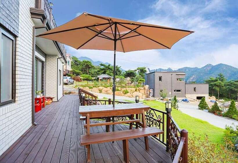 Four Seasons Pension Jecheon