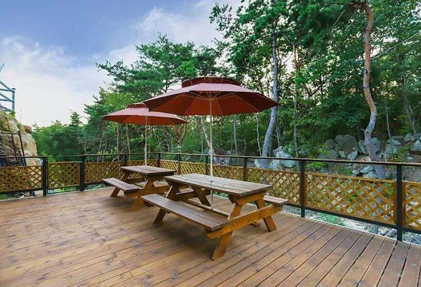 Four Seasons Pension Jecheon