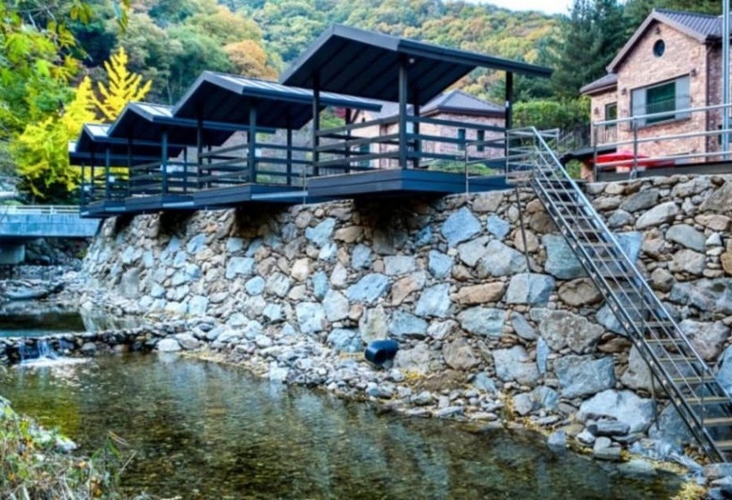 Gapyeong Suryuhwagaewon Pension