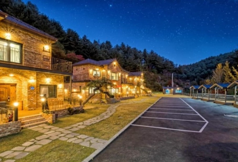 Gapyeong Suryuhwagaewon Pension