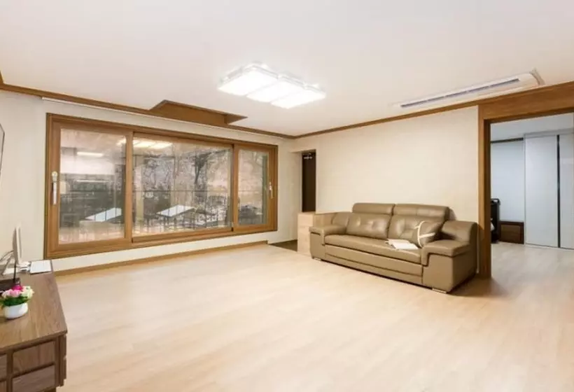 Gapyeong Suryuhwagaewon Pension