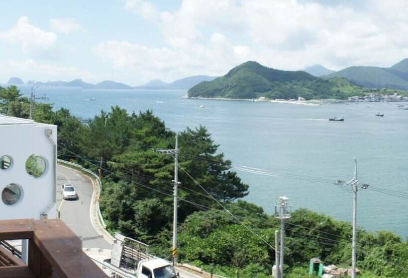 Geoje Peaceful Pension