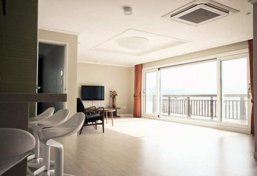 Geoje Peaceful Pension