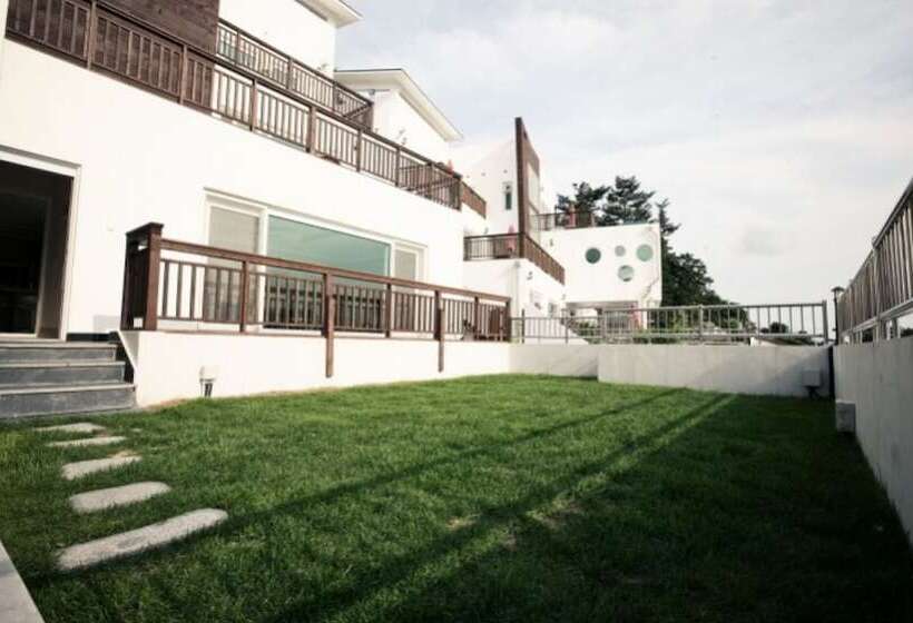 Geoje Peaceful Pension