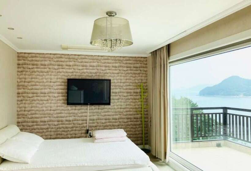 Geoje Peaceful Pension