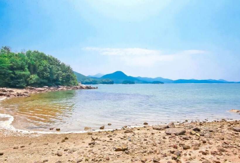 Geojedo Daehyang Pension