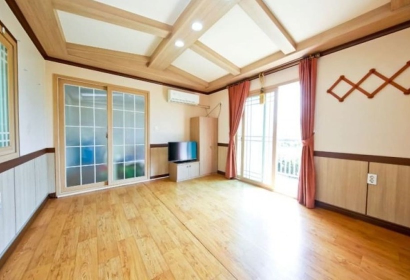 Geojedo Daehyang Pension