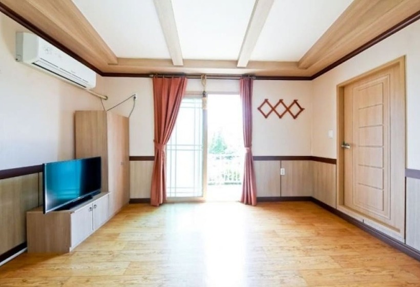 Geojedo Daehyang Pension