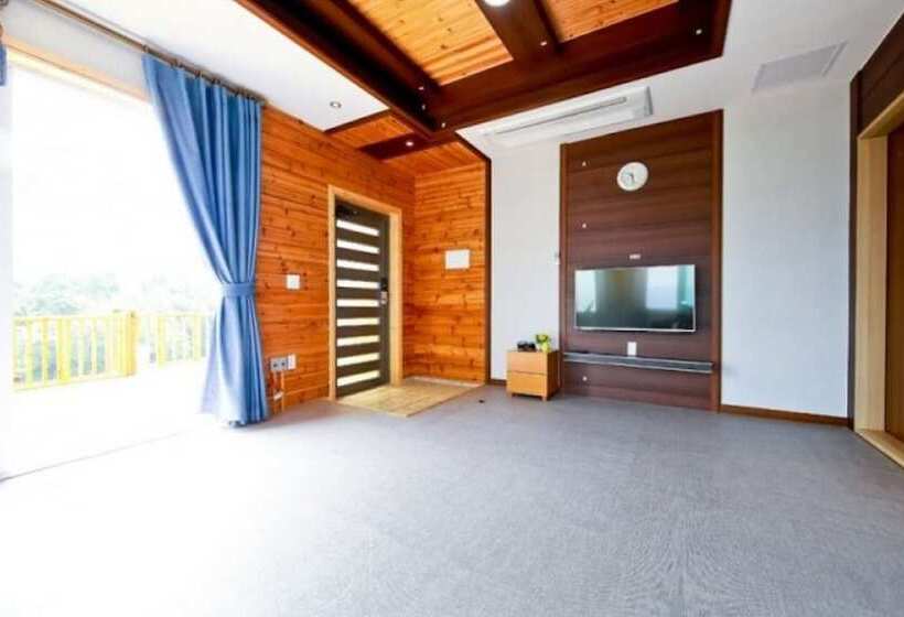 Geojedo Daehyang Pension