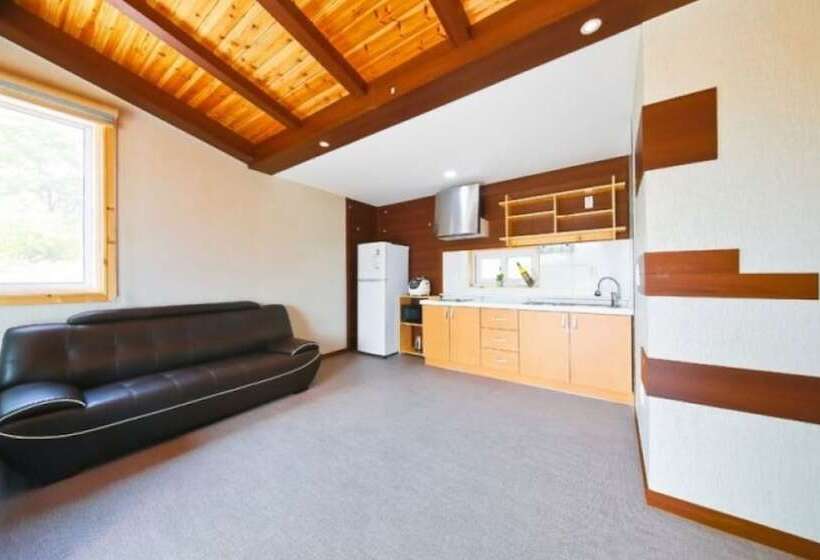 Geojedo Daehyang Pension