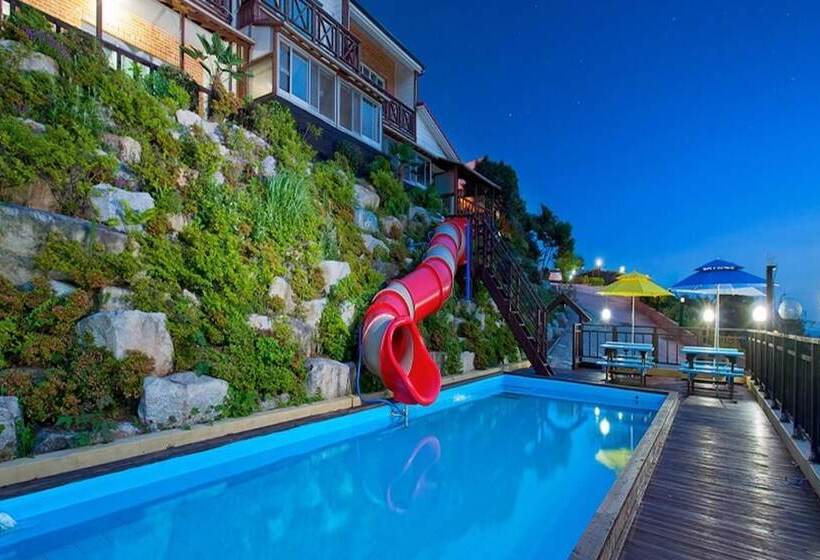 Geojedo Yujahyanggi Pension