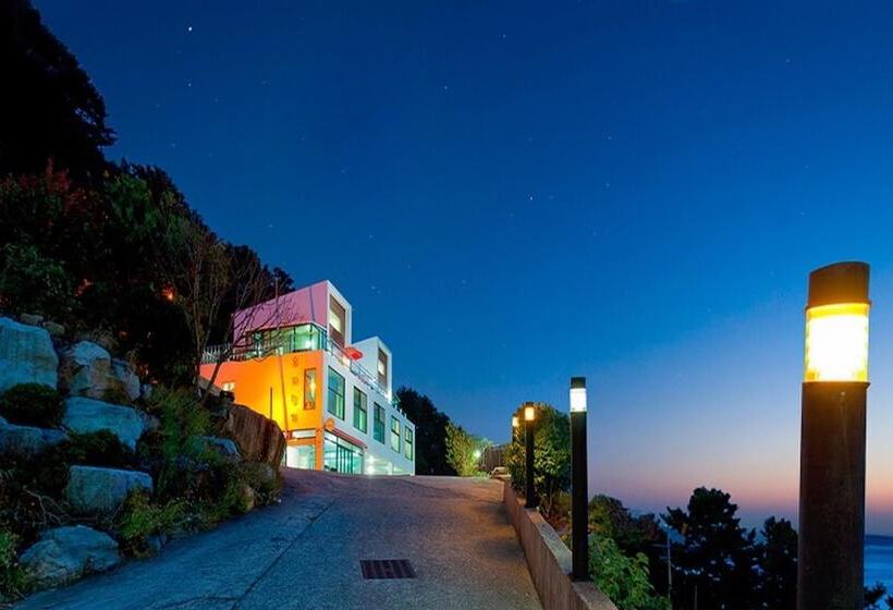 Geojedo Yujahyanggi Pension