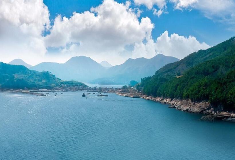 Geojedo Yujahyanggi Pension