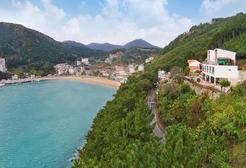 Geojedo Yujahyanggi Pension