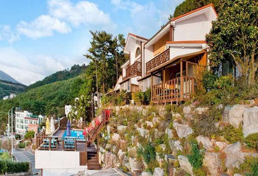 Geojedo Yujahyanggi Pension