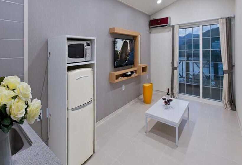 Geojedo Yujahyanggi Pension