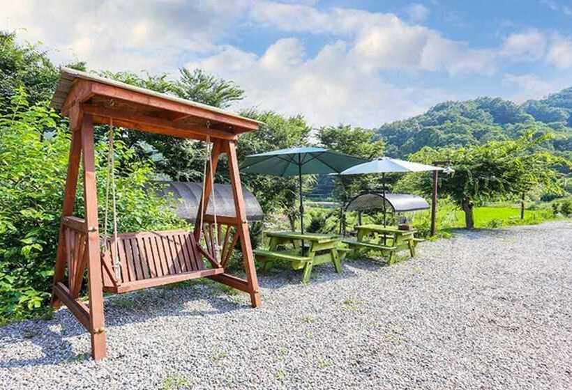 Gongju Hayan Pension