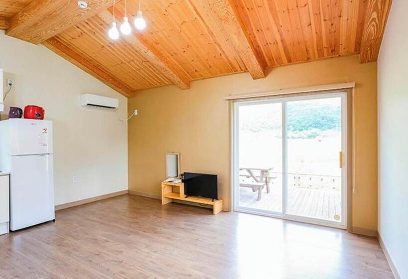 Gongju Hayan Pension