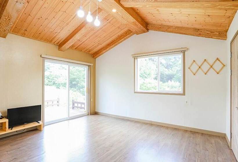 Gongju Hayan Pension