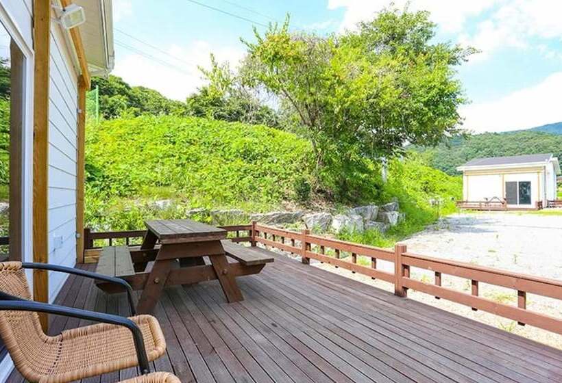 Gongju Hayan Pension