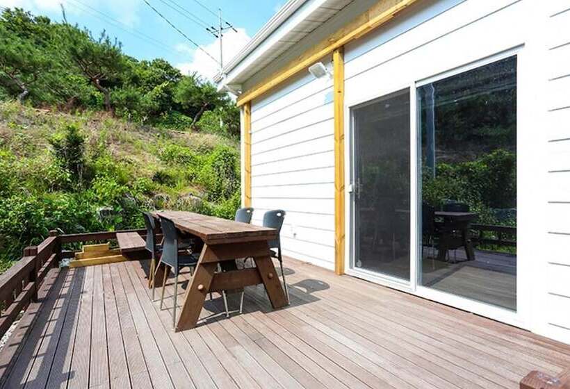 Gongju Hayan Pension