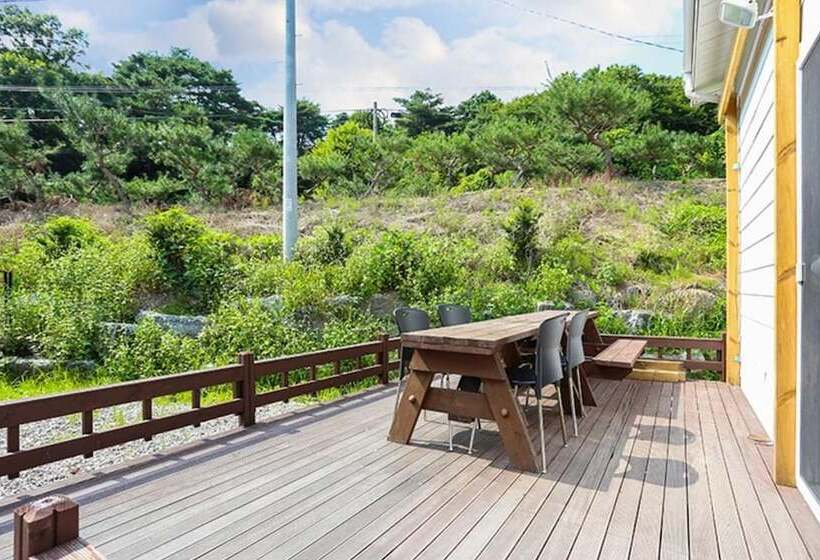 Gongju Hayan Pension