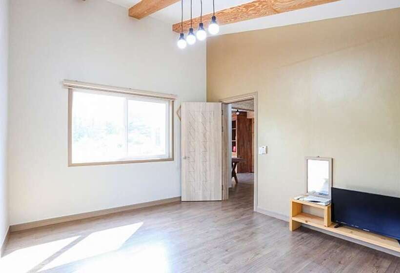 Gongju Hayan Pension