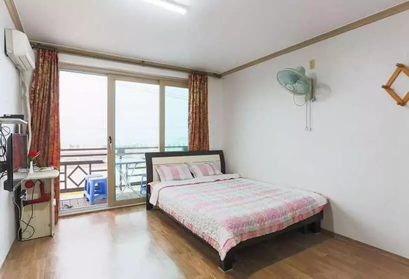Goseong Hanwori Pension